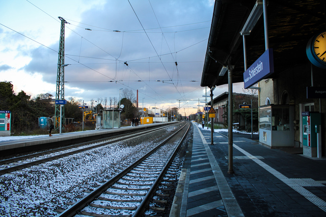 Bahnhof, Schwierstein, Wiesbaden, Gleis, Zug