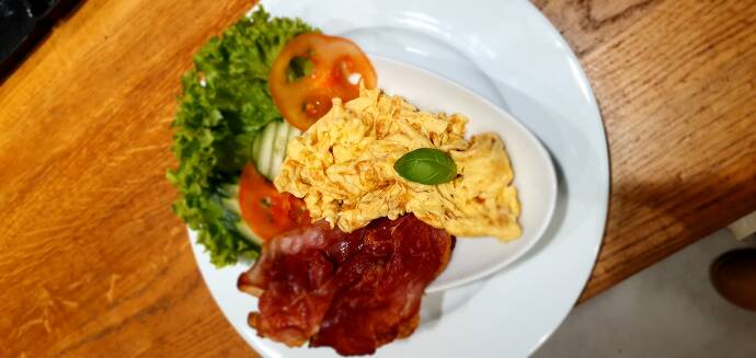 Mangelmann Rosen Bäckerei Frühstück, Brunchen, Hanau, Brötchen, Ei, Rührei, Lachs, Wurst, Käse