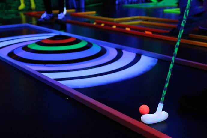 Frankfurt, Minigolf, 3D, Bornheim, neon, indoor