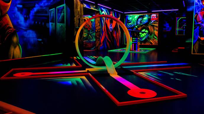 Frankfurt, Minigolf, 3D, Bornheim, neon, indoor