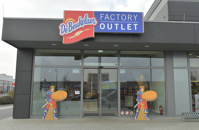 Aussenansicht des DeBeukelaer Factory Outlets