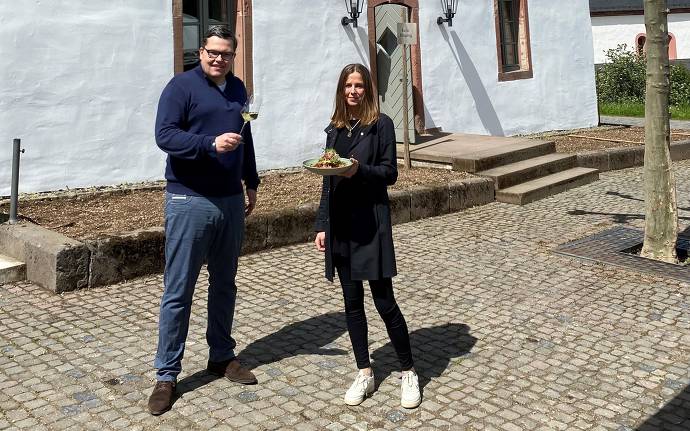 Jens Foerster, Hoteldirektor und Leiter Klosterbetrieb und Katharina Thurau, Betriebsleiterin Gastronomie in Kloster Eberbach (11te Generation)