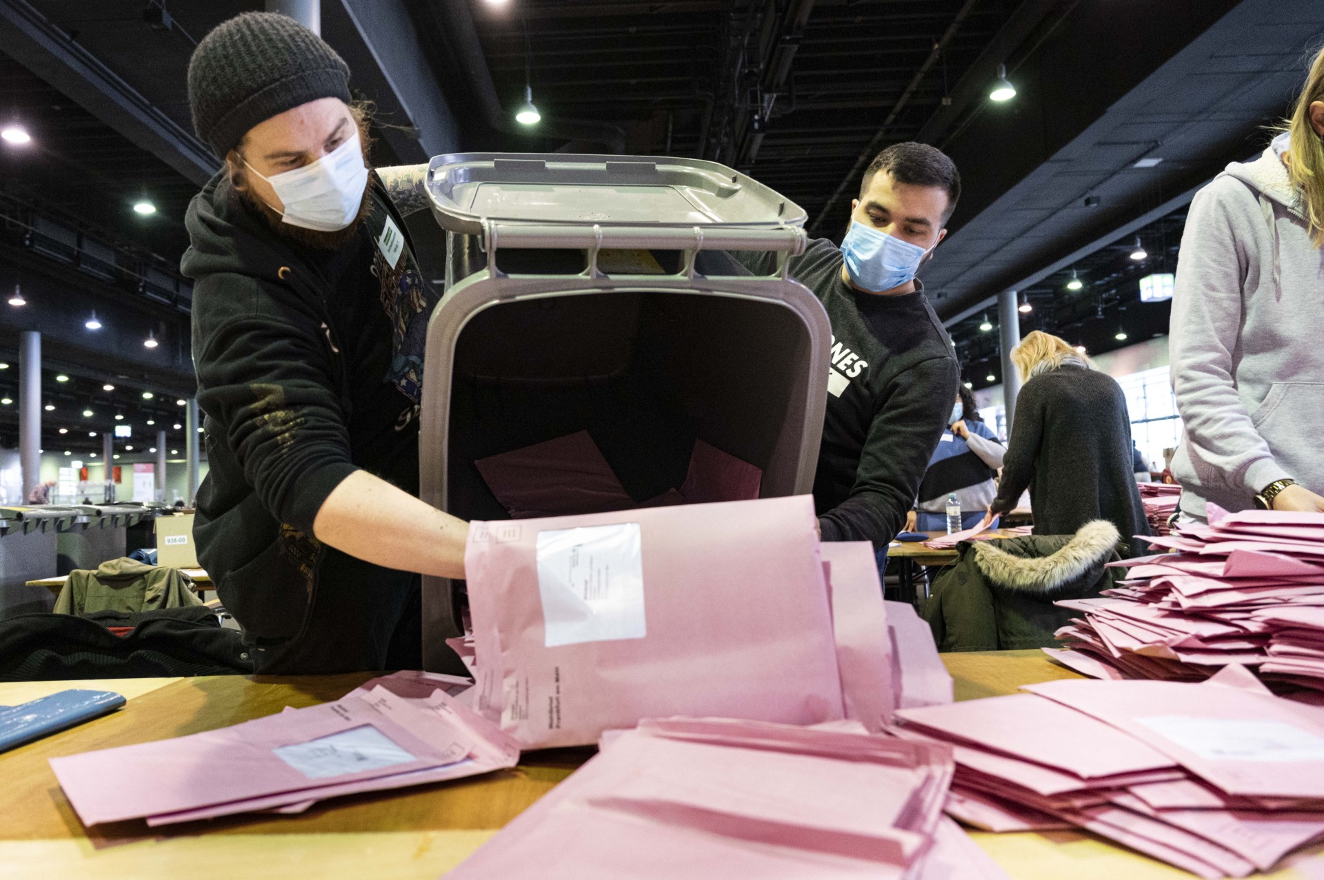 Urne, Wahl, Wahlen, Wahlhelfer